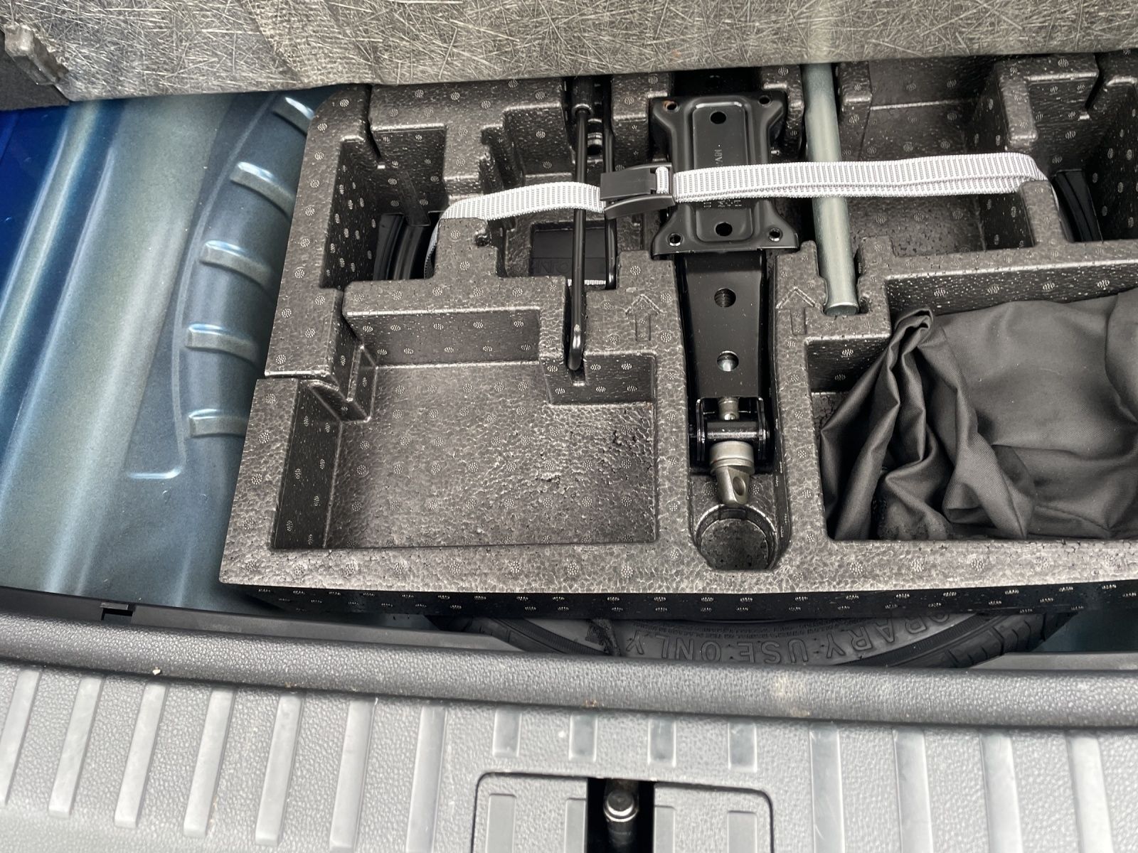 Fahrzeugabbildung SKODA Octavia Combi TSI Style Matrix Navi Pano HUD Led