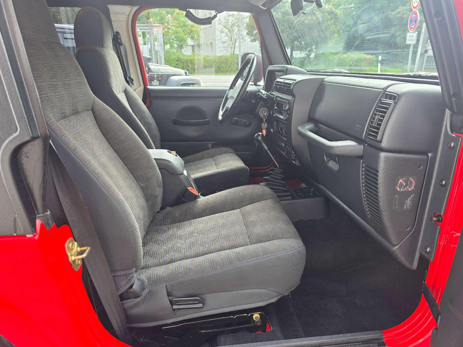 JEEP WRANGLER TJ 2.4 16V PERFEKTER ZUSTA | 143 ch | 4X4 | BVM | PACK SPORT | VOLANT EN CUIR