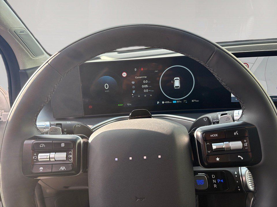 Fahrzeugabbildung Hyundai IONIQ 9 6-Sitzer 110kWh 307PS AWD UNIQ Pano, Swi