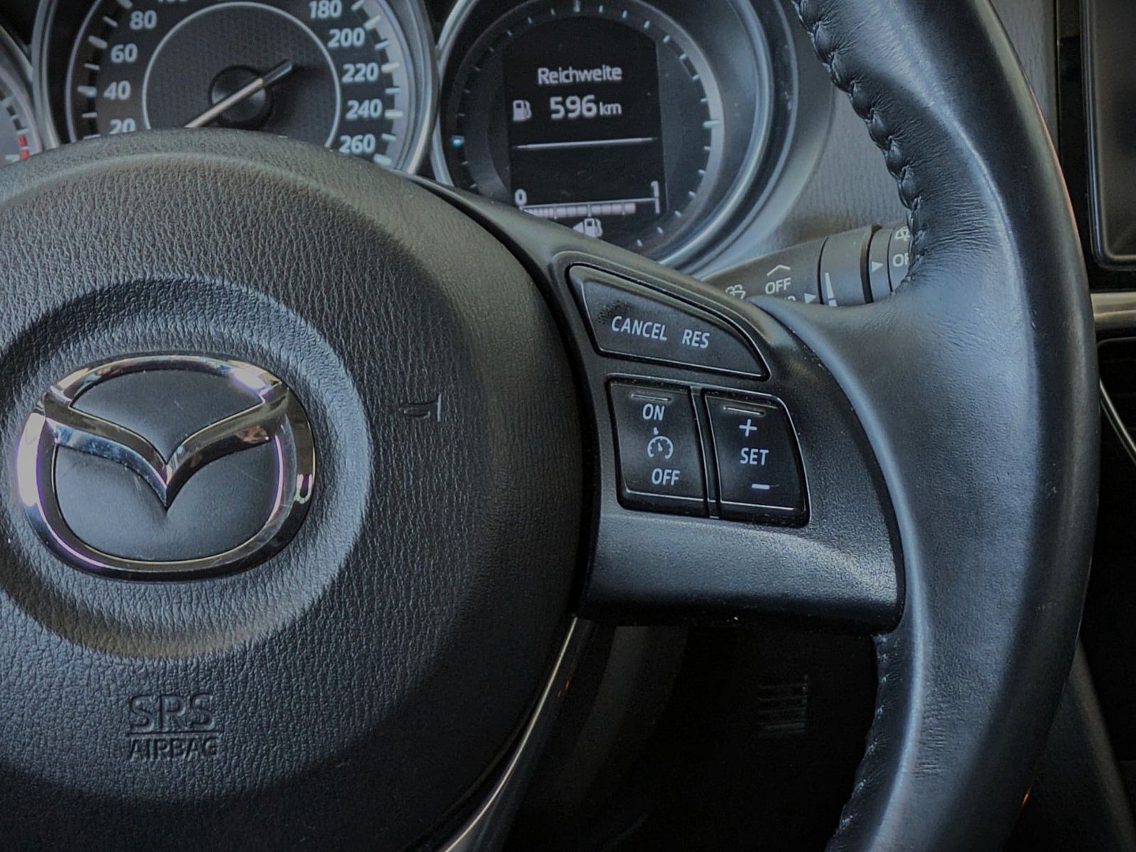 Fahrzeugabbildung Mazda 6 Kombi Center-Line KLIMAAUT SITZHEIZG NAVI 19''