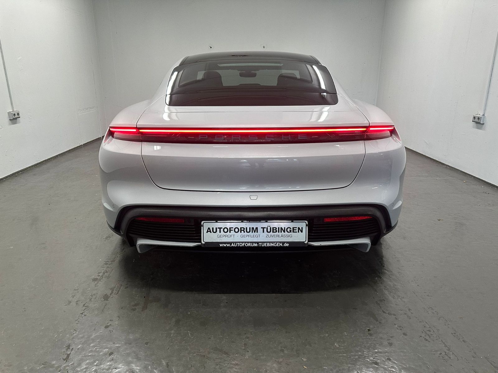 Fahrzeugabbildung Porsche Taycan Turbo *VOLL*KERAMIC*PANORAMA*