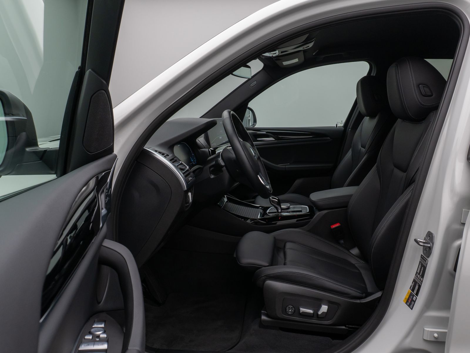 Fahrzeugabbildung BMW X3 xD30e Kamera HUD DAB HiFi Stop&Go AHK Sport