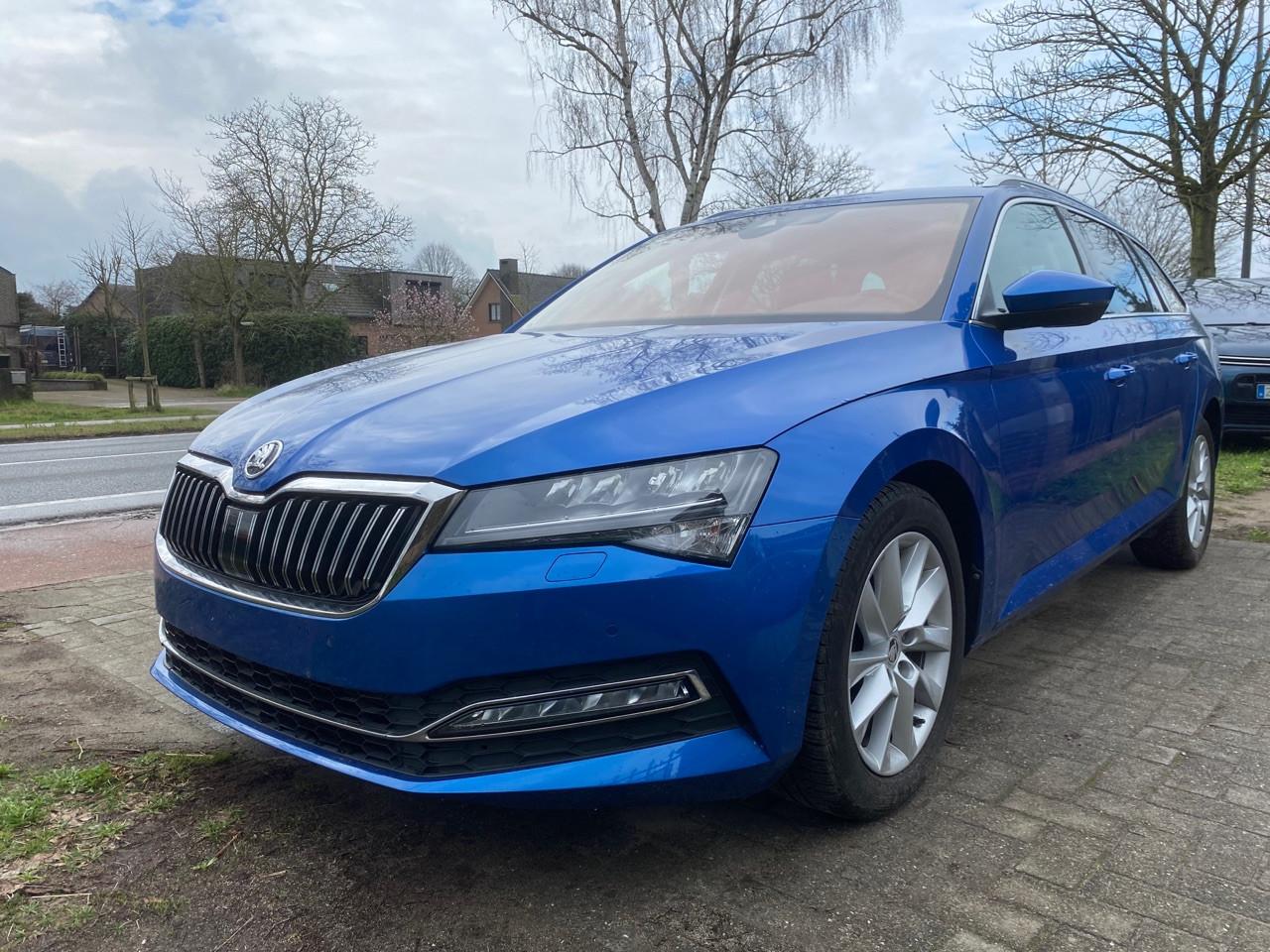 Skoda Superb 1.6 TDI*STYLE*AUT*LEDER*BLISS*KAMERA*ACC