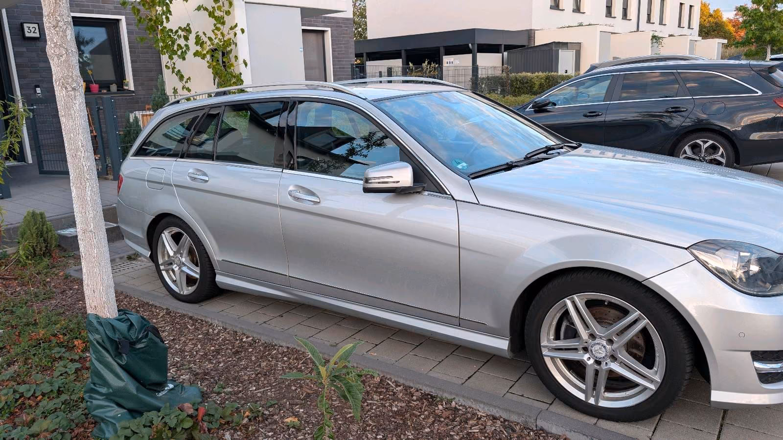 Mercedes-Benz C200 2012 — engine 184 HP (135kW)