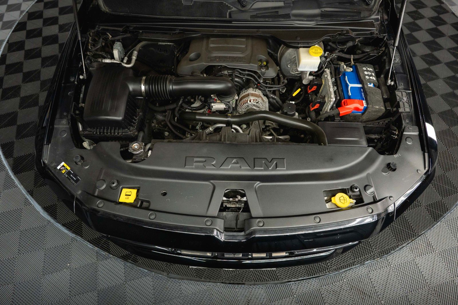 Fahrzeugabbildung Dodge RAM 5.7 V8 HEMI 4x4 OFFROAD BLACK EDITION *19%