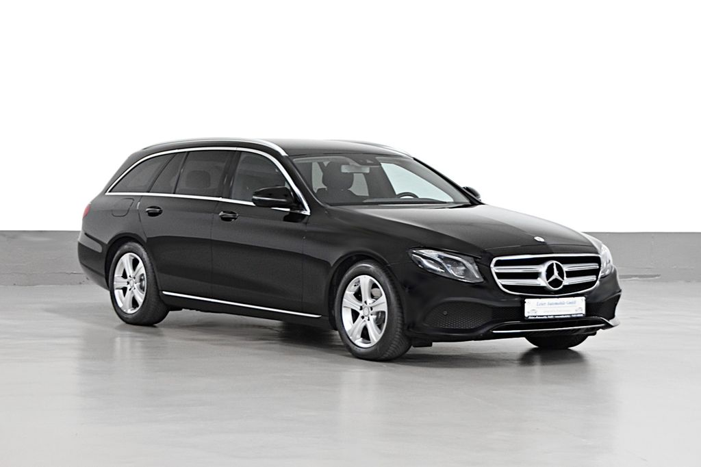 Image of Mercedes-Benz E 220