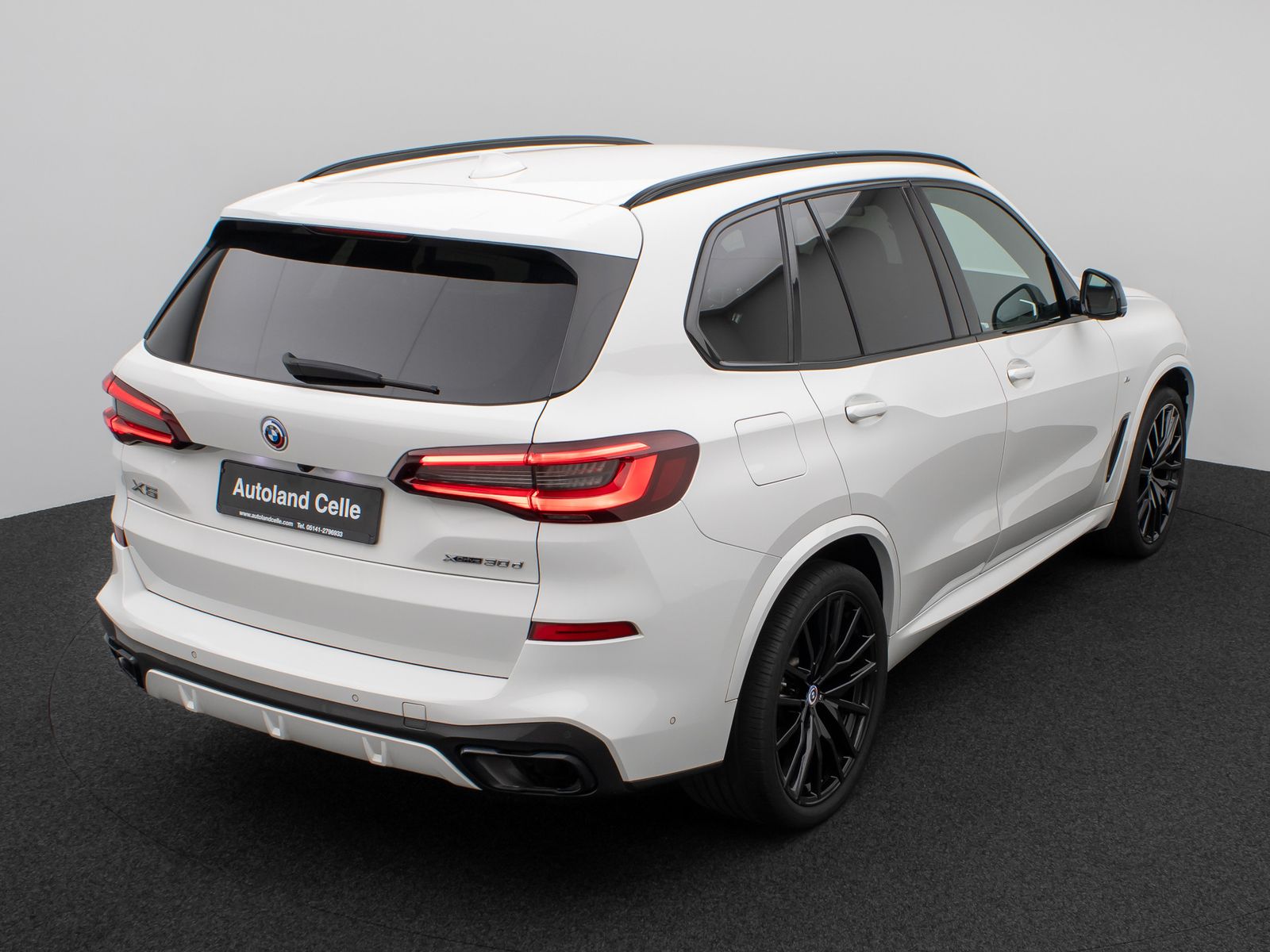 Fahrzeugabbildung BMW X5 xD30d M Sport 360°Laser HUD DAB HiFi 22Zoll