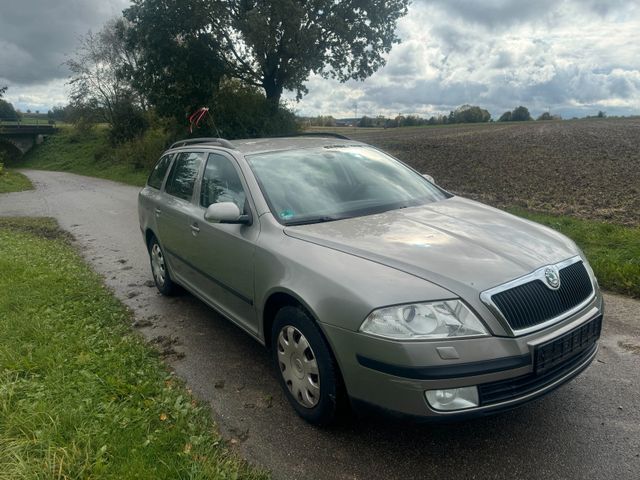 Skoda Octavia Combi Ambiente 1.Hand Klima Xenon