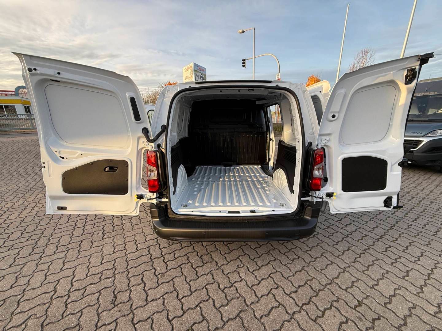 Fahrzeugabbildung Fiat Doblo L1 LIGHT EASY PRO