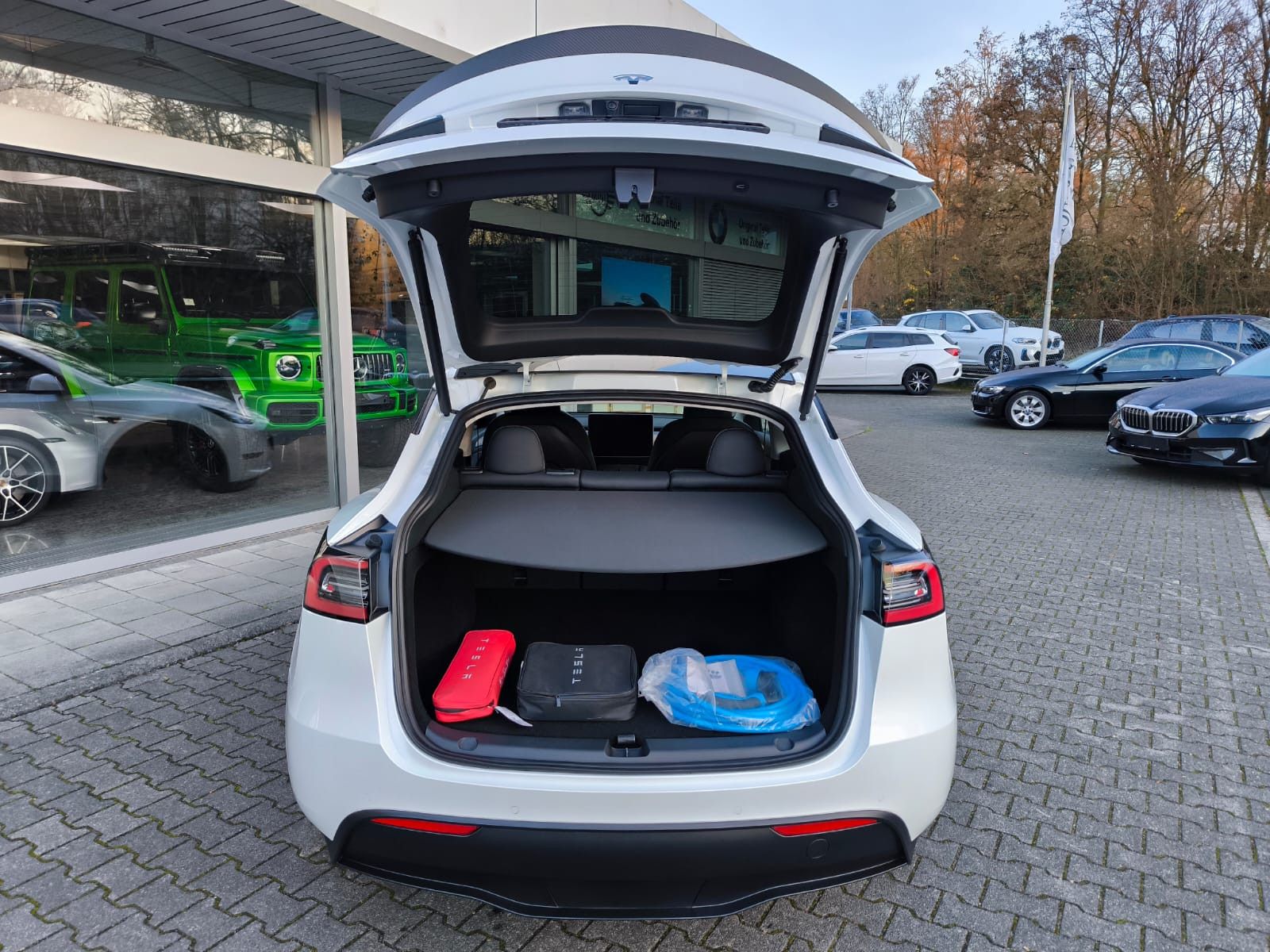 Fahrzeugabbildung Tesla Model Y PERFORM AWD PANO+NAVI+STDHZ+LED+ACC+360+