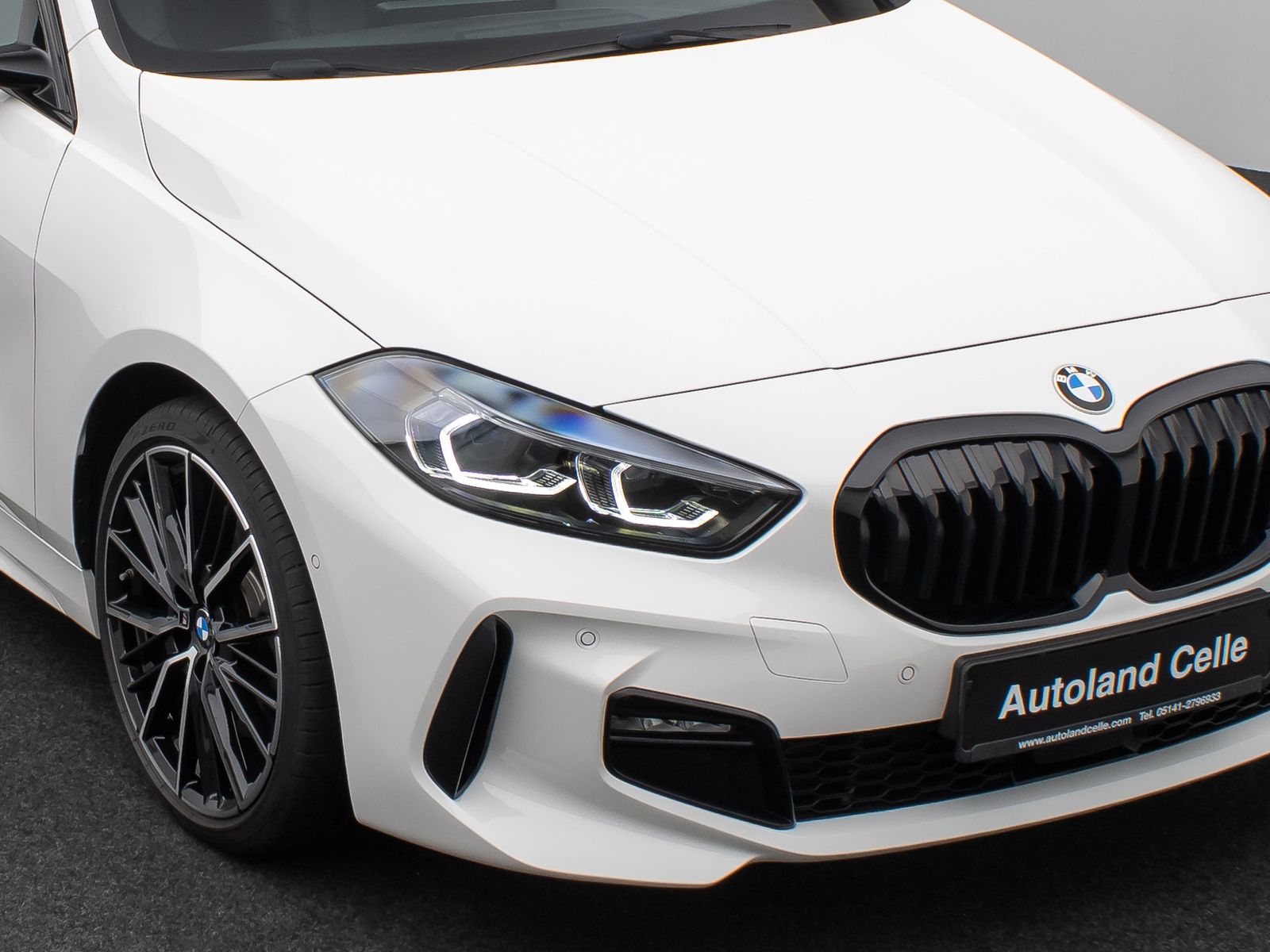 Fahrzeugabbildung BMW 120i M Sport Panoram Kamera DAB HiFi Komfort 19"