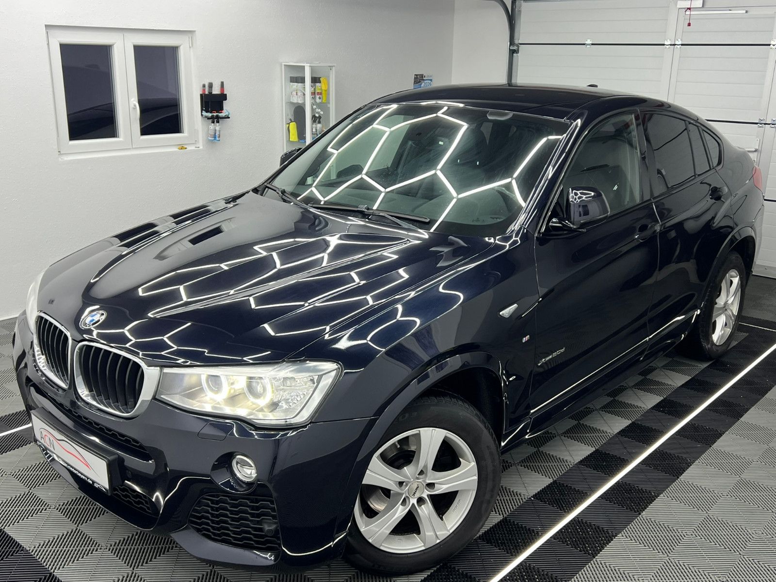 Fahrzeugabbildung BMW X4 xDrive 20 d M SPORT PAKET/LEDER/NAVI/KAMERA