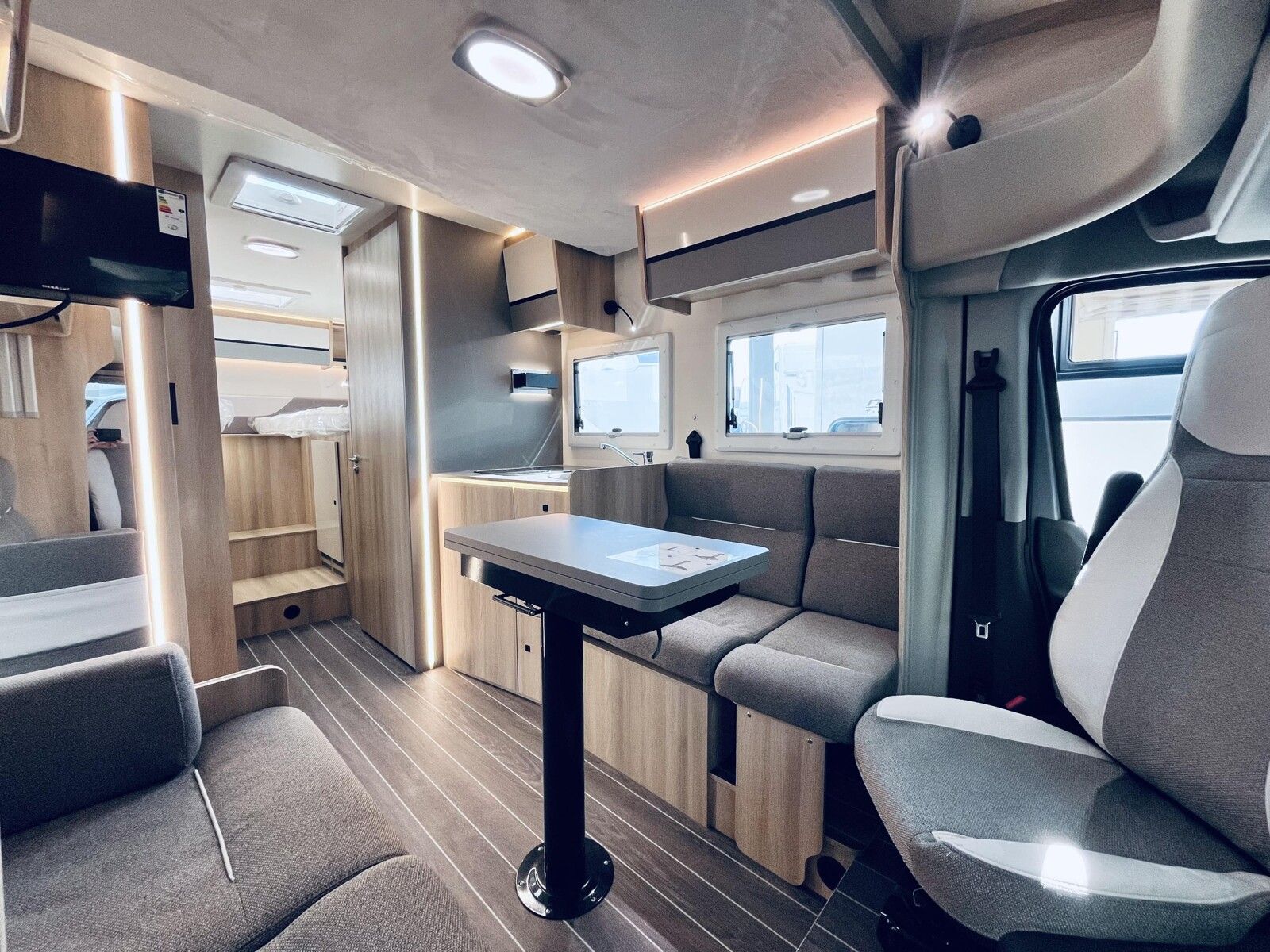 Fahrzeugabbildung NobelART T 7000 Ford