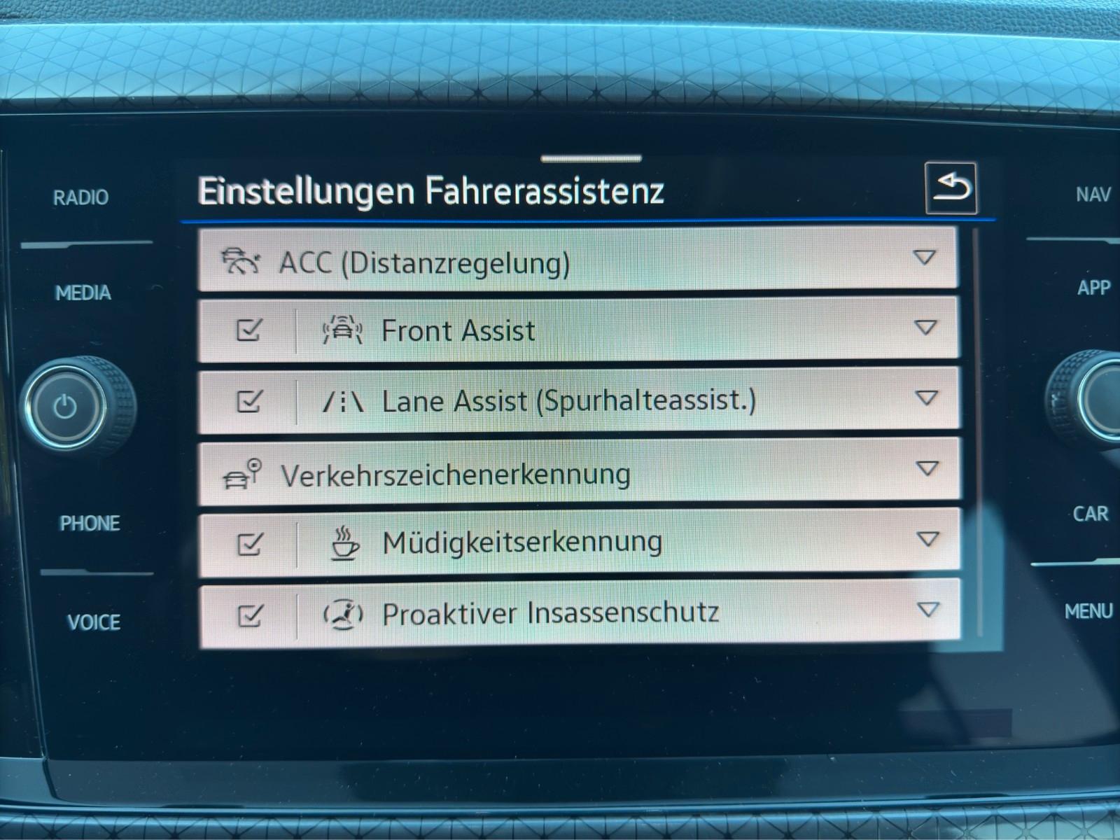 Volkswagen T-Cross R-Line *iQ Drive * ACC * Carplay