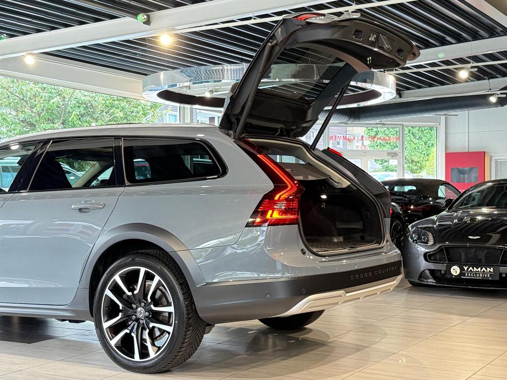Volvo V90 Cross Country