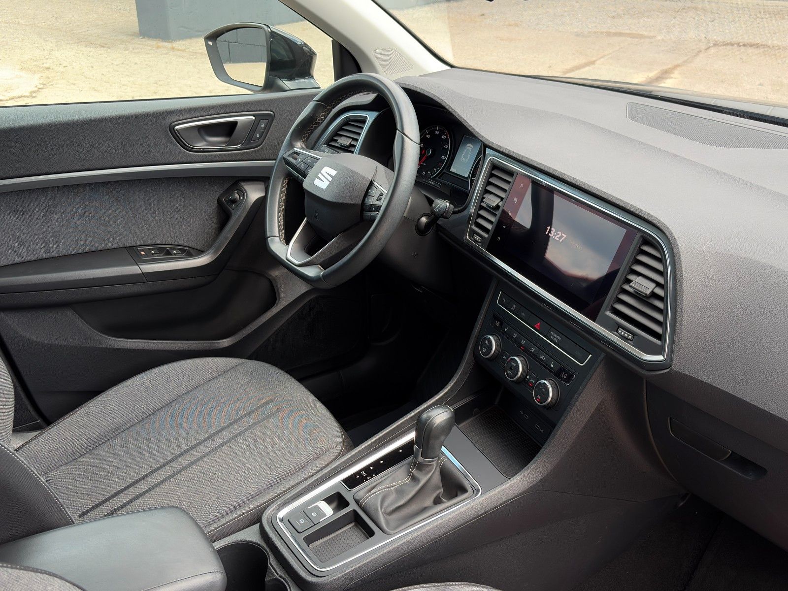 Fahrzeugabbildung SEAT Ateca Style 1,5 TSI DSG Tempomat LHZ SHZ CAM NAV