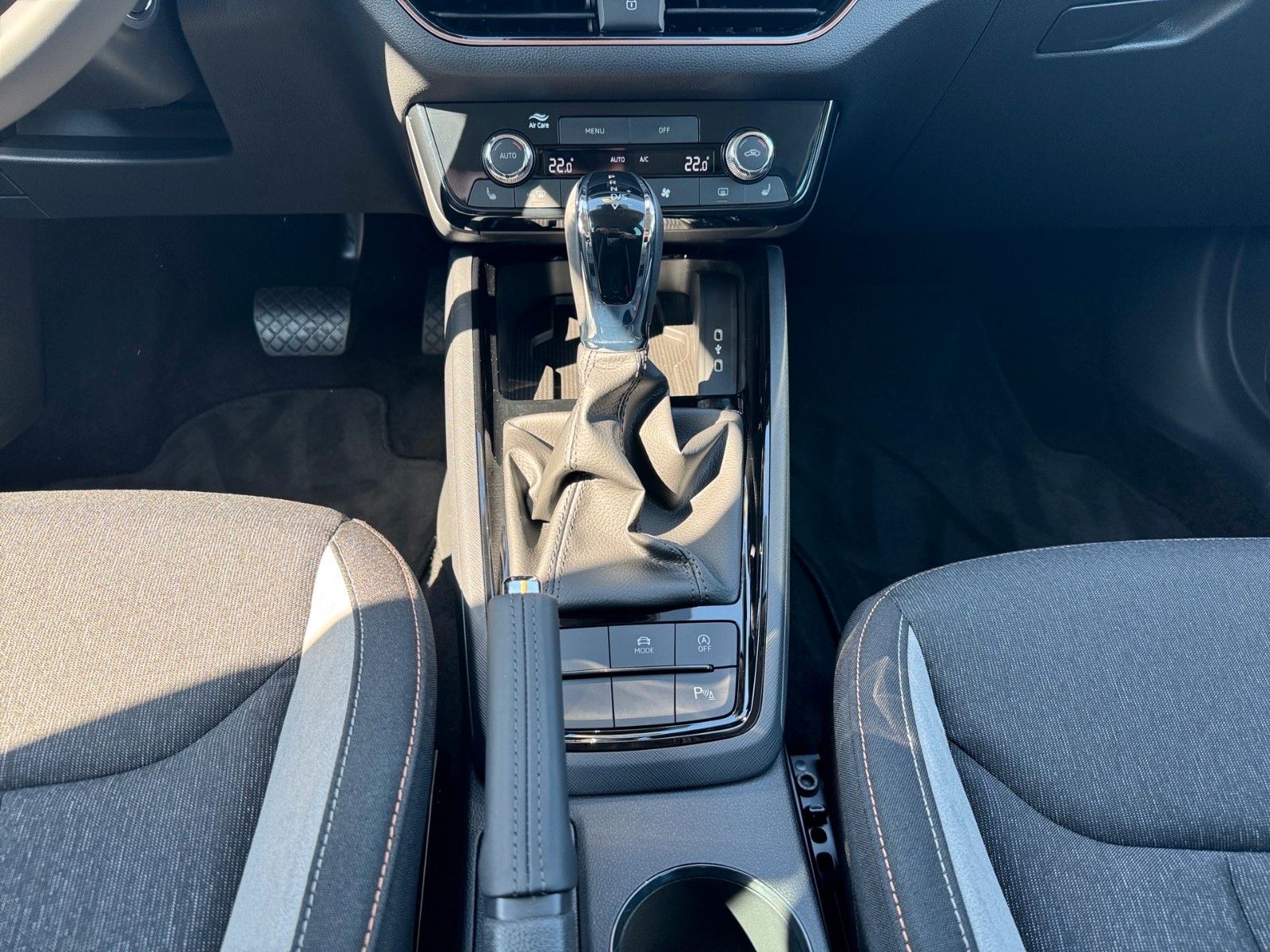 Fahrzeugabbildung SKODA Kamiq Selection 1.5TSI