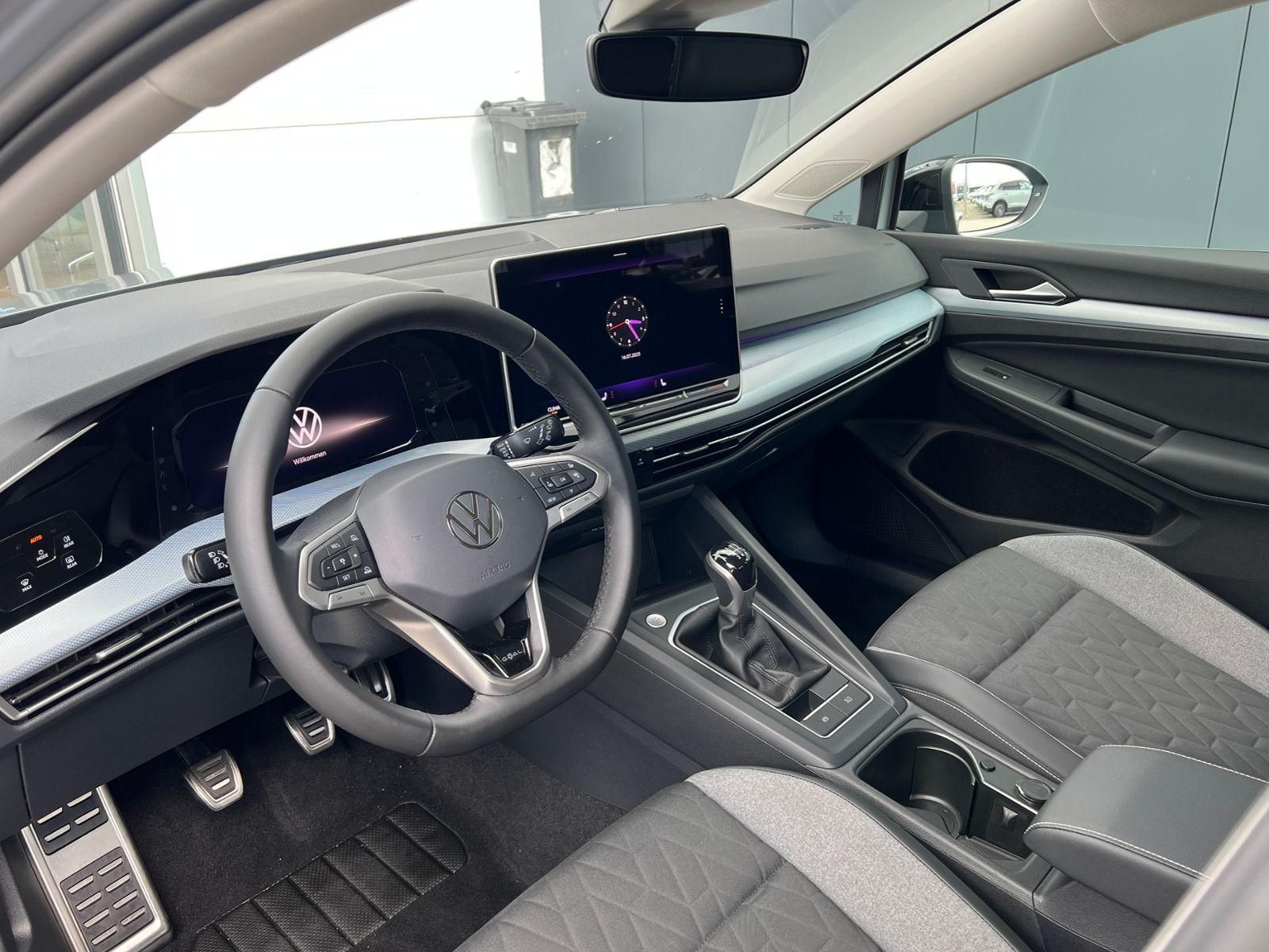Fahrzeugabbildung Volkswagen Golf VIII GOAL 1.5 TSI *LED, App-Connect, 16'-LM