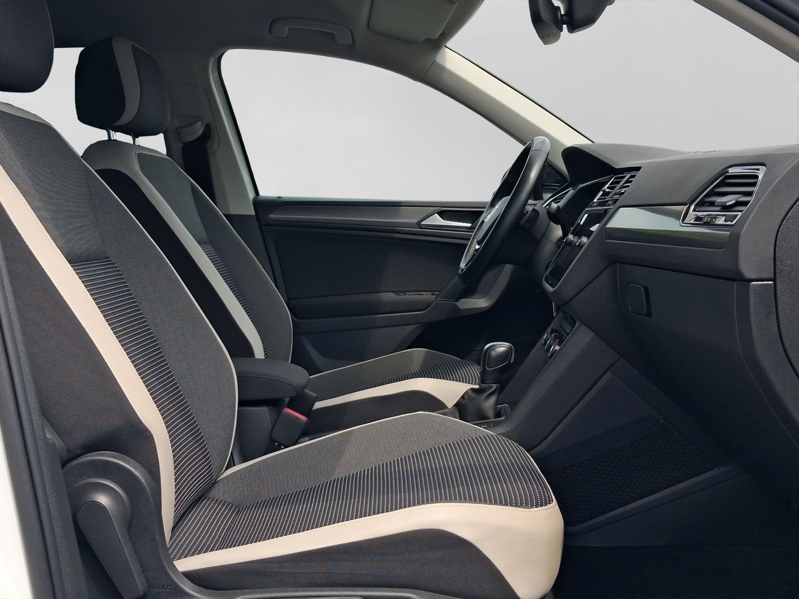 Volkswagen Tiguan 2.0 TSI DSG 4M OFFROAD AHK KAMERA HuD LED foto 4