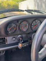 Porsche 911 Carrera 2 - schwarze Porsche 964