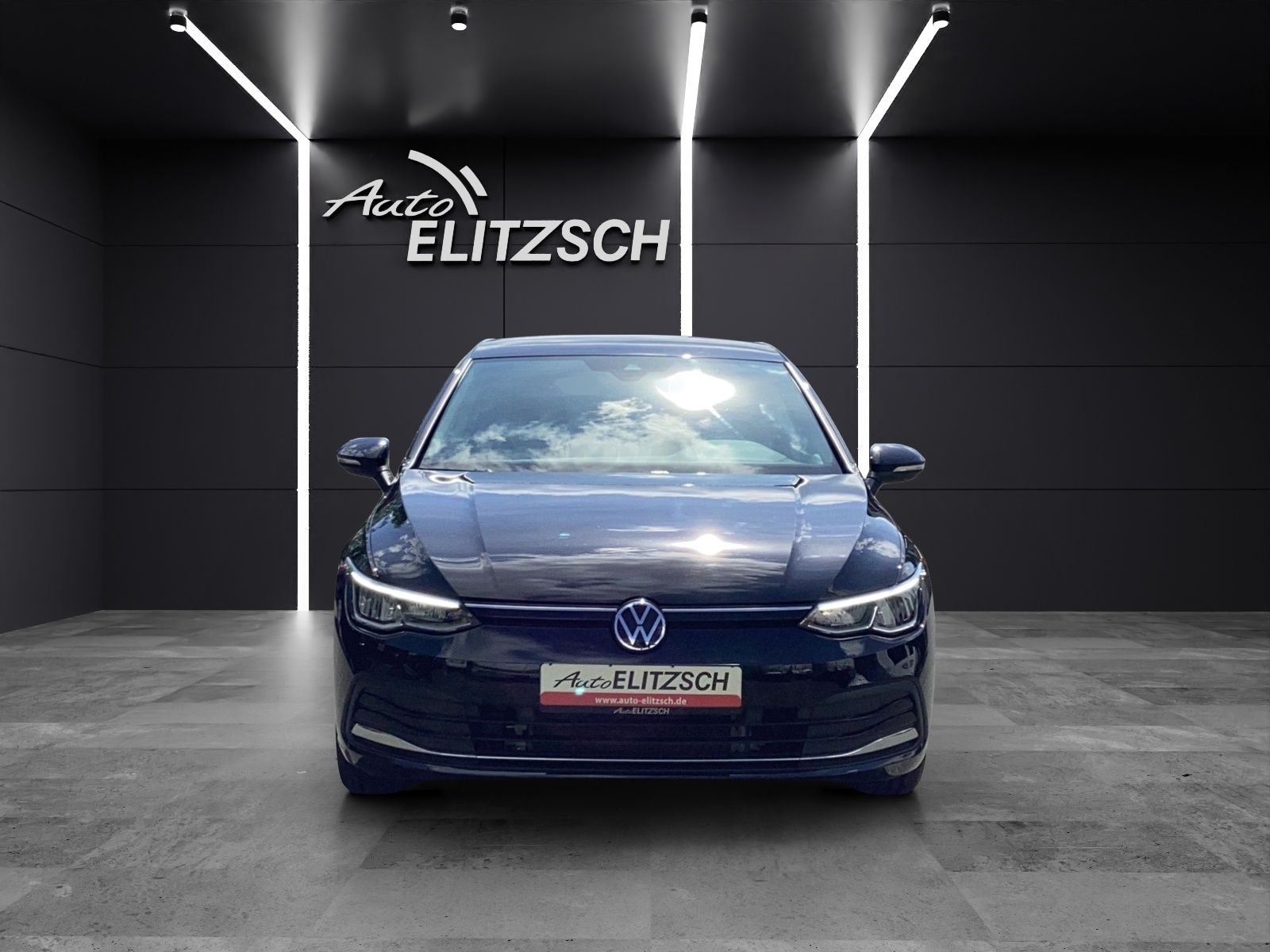Fahrzeugabbildung Volkswagen Golf VIII eTSI Active DSG LED AHK Navi AID ACC P
