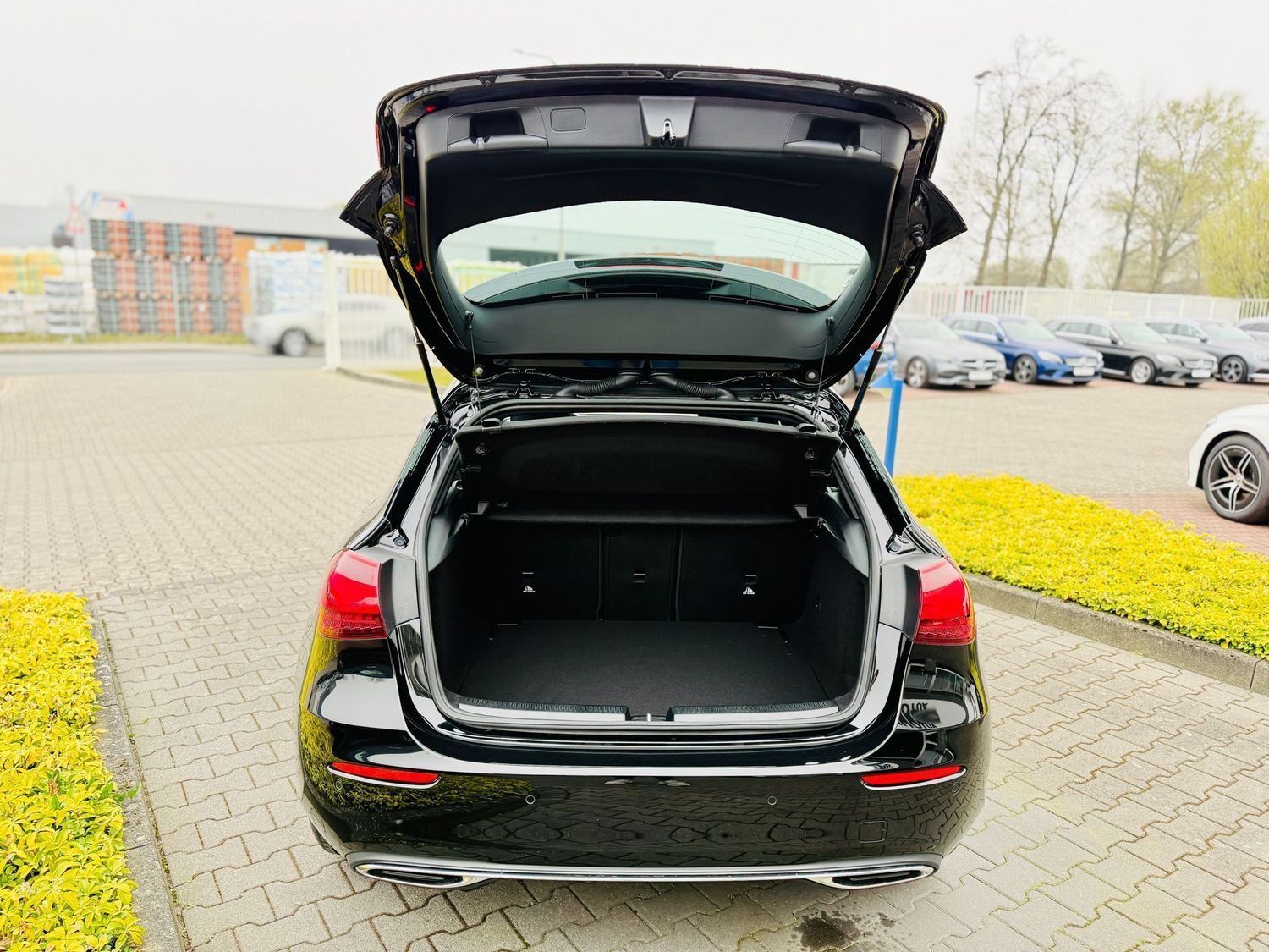 Fahrzeugabbildung Mercedes-Benz A 180 PROGRESSIVE Advanced, Autom, Winter, RFK,