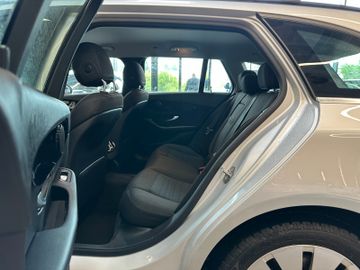 Mercedes-Benz C 220 *Keyless*Memory*PDC*ACC*AHK*SpurHT*NAVI*