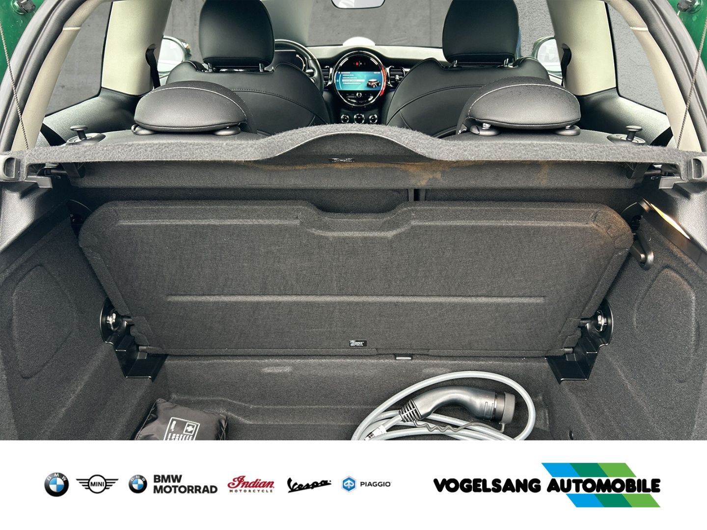 Fahrzeugabbildung MINI Cooper SE Classic Trim,LMFelge17'',DABTuner,LEDS