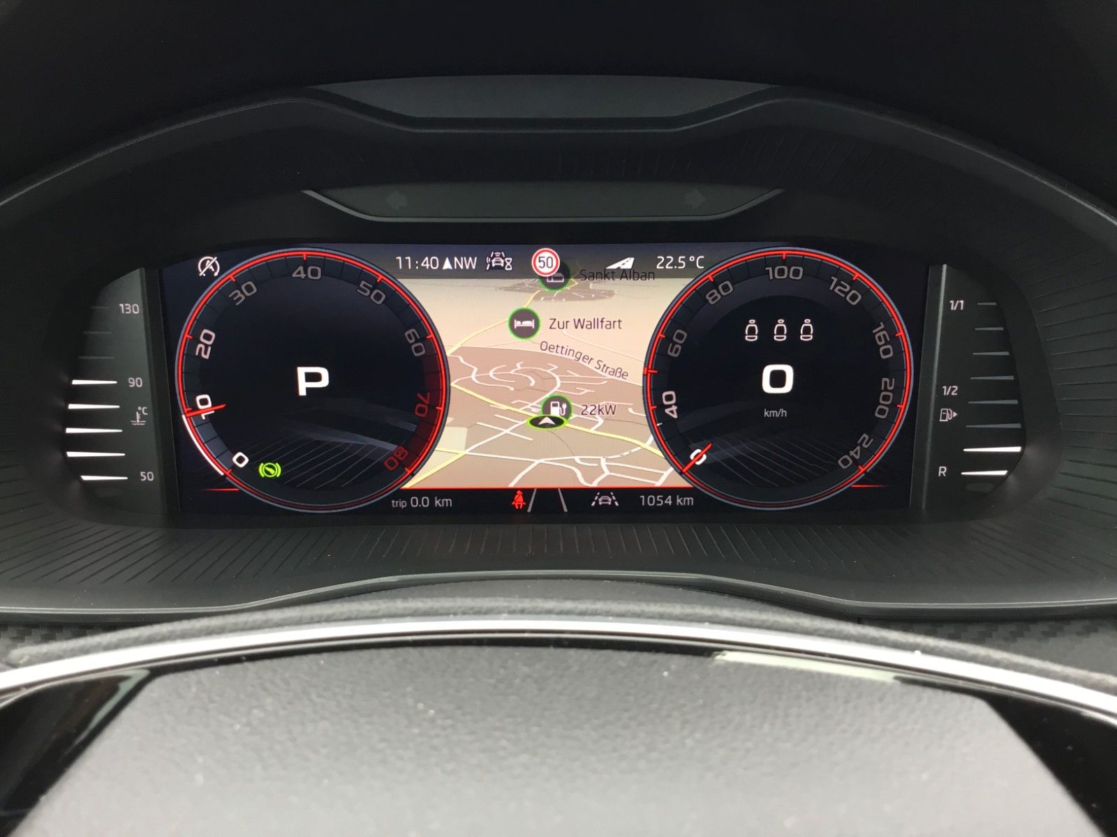 Fahrzeugabbildung SKODA Kamiq 1.5 TSI DSG Monte Carlo+AHK+Navi+Kamera