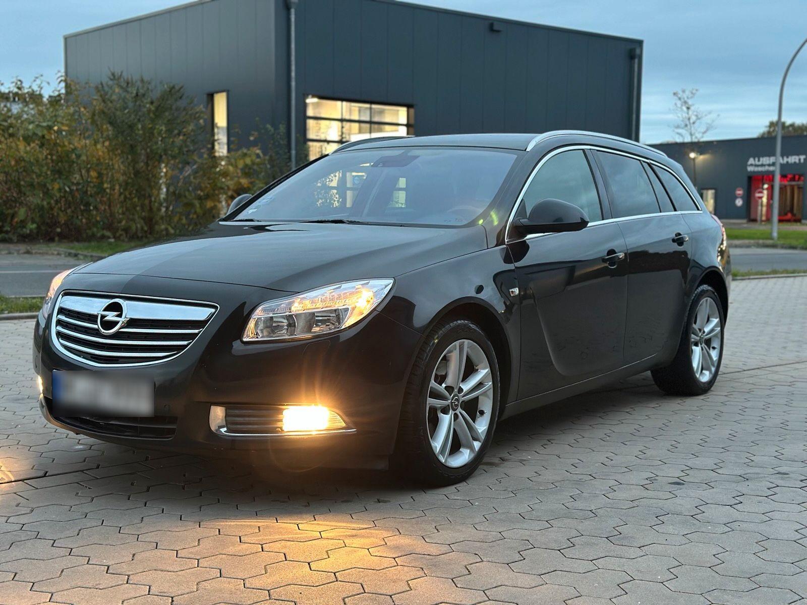 Opel Insignia 2011 — interior