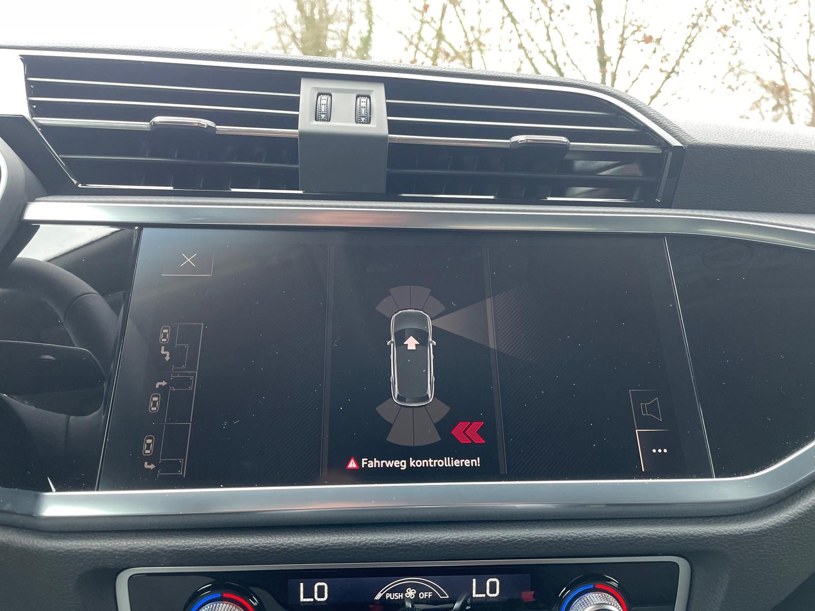 Q3 35 TFSI basis 1.5 TSI RFK 18 " AHK NAVI PDC