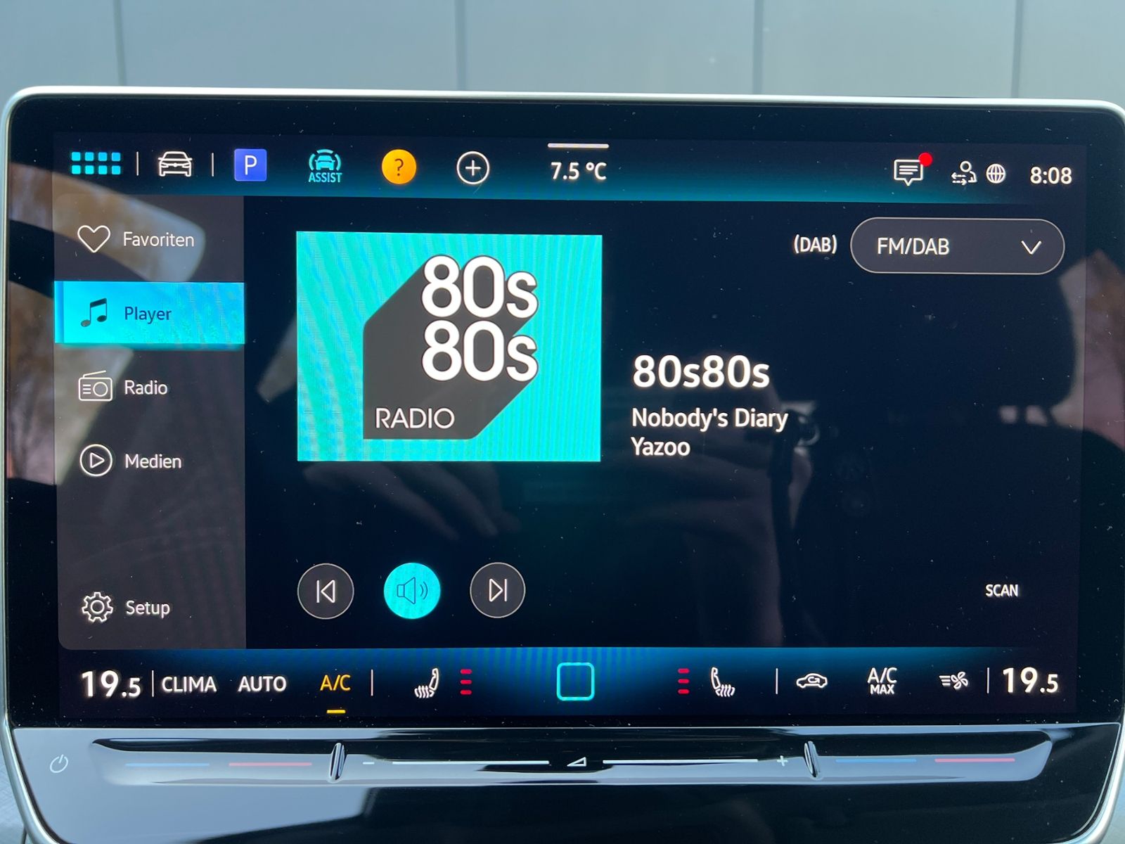 Fahrzeugabbildung Volkswagen Golf VIII Life 1.5 TSI *ACC, Light Assist, Sitzh