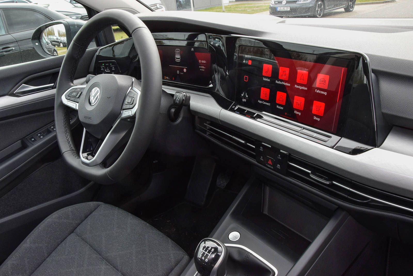 Fahrzeugabbildung Volkswagen Golf VIII Life 2.0 l TDI SCR 6-Gang Navi