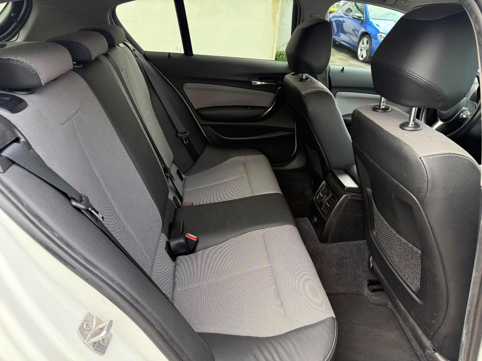 BMW 118 i Automatik*2.Hand*BiXenon*Navi*Kamera*AHK