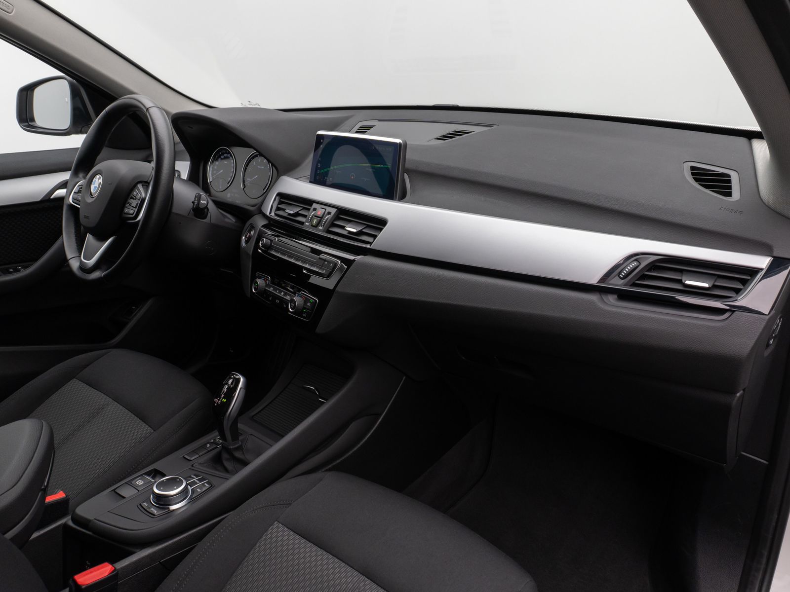 Fahrzeugabbildung BMW X1 sD18i DAB Navi Parkassist Geschwindigkeitsreg