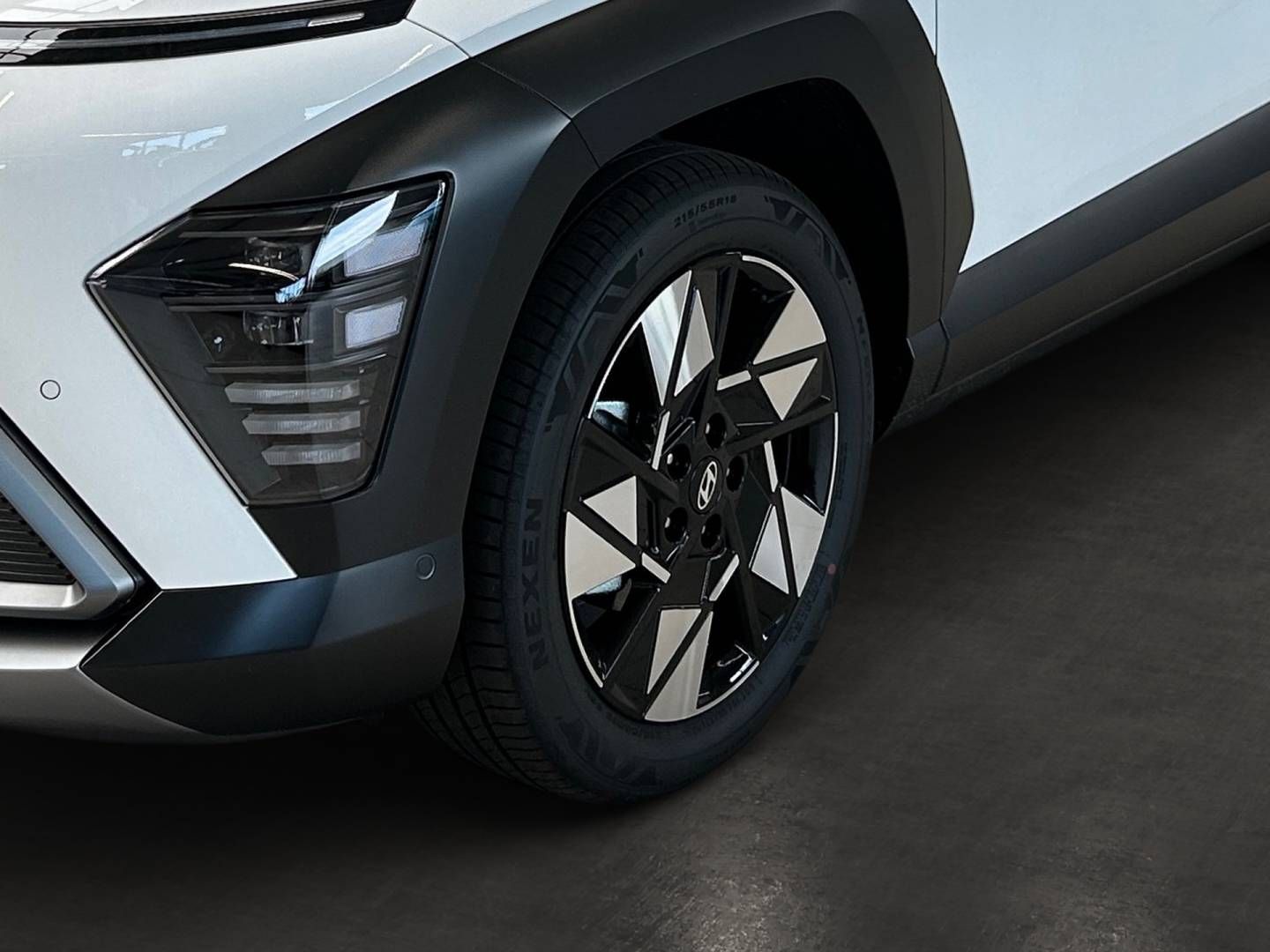 Fahrzeugabbildung Hyundai KONA 1.6 T-GDI (180 PS) | Prime | Bose |