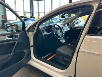 MYAUTOCENTER – Gebraucht- und Jahreswagen mit Werkstattservice in Pfaffenhofen Volkswagen Golf VII *TÜV0228*STHZ*KLIMA*NAV*PDC*BLTH*CD*