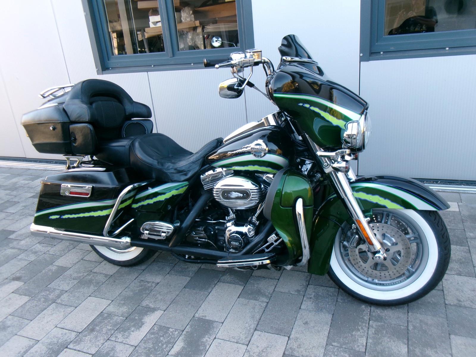 Harley-Davidson Ultra Electra Classic CVO Modell FLHTCUSE