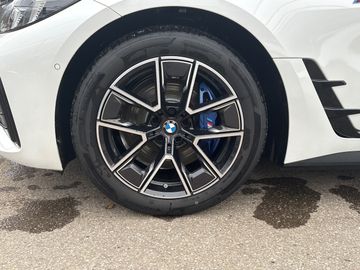 BMW i4 eDrive35 Gran Coupé M Sportpaket HiFi DAB