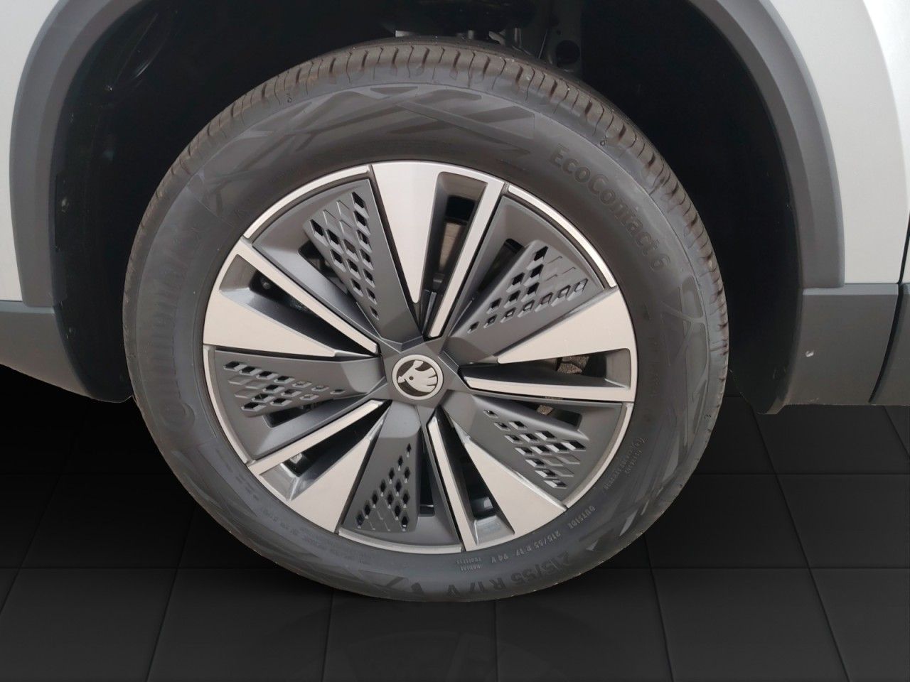 SKODA Karoq Selection Style TSI DSG – 5 Jahre Garantie - Bild 23