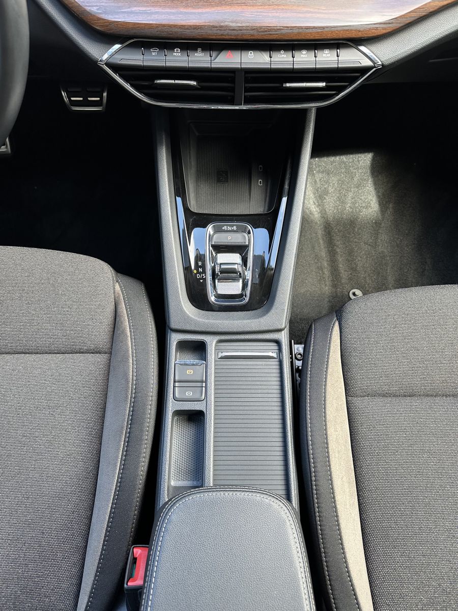 Fahrzeugabbildung SKODA Octavia Combi Scout 2.0 TDI DSG 4x4 NAV+LED+AHK