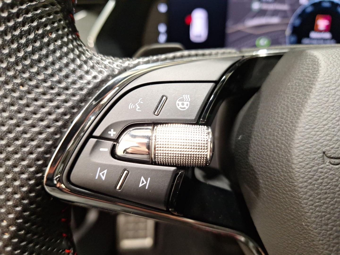 SKODA OCTAVIA 2.0 TDI DSG RS 200CH - MATRIX-LED SCHEINWERFE - VIRTUAL COCKPIT - SYSTÈME DE NAVIGATION - MATRIX-LED
