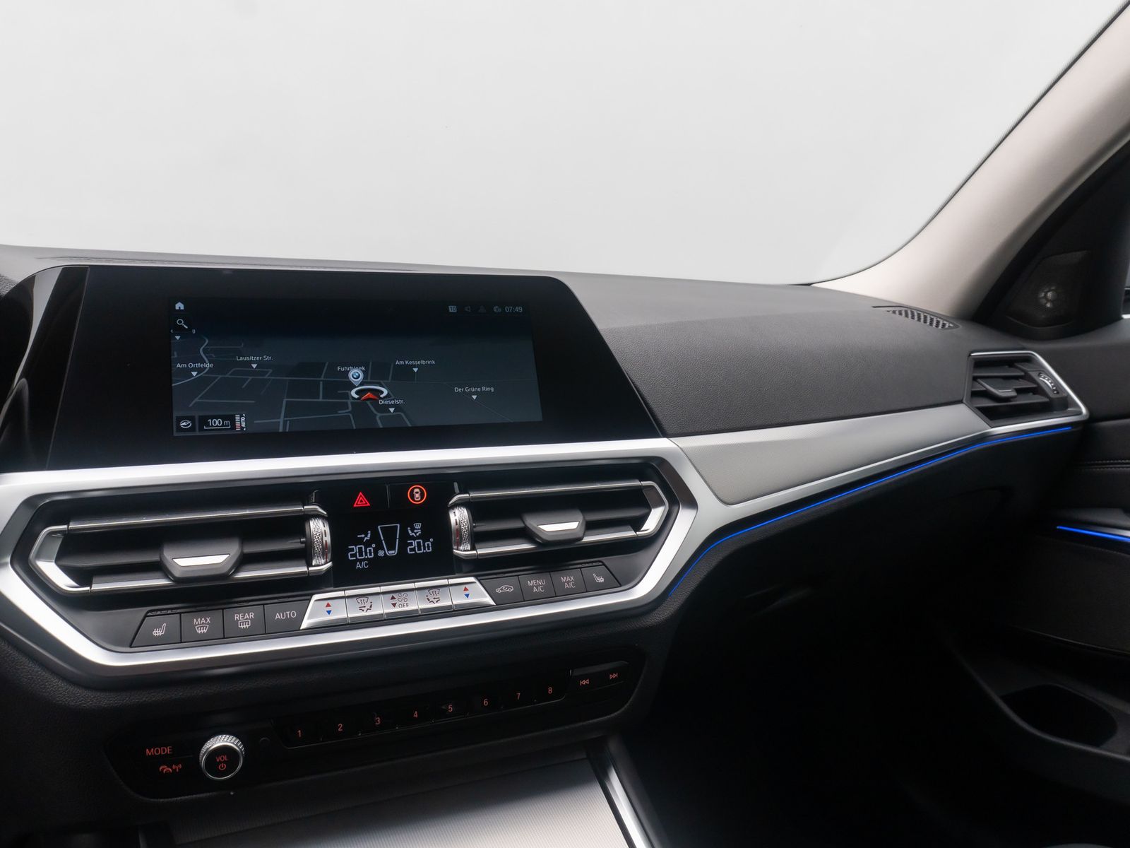 Fahrzeugabbildung BMW 320d xD Sport Line H/K DAB AHK Kamera 18Zoll
