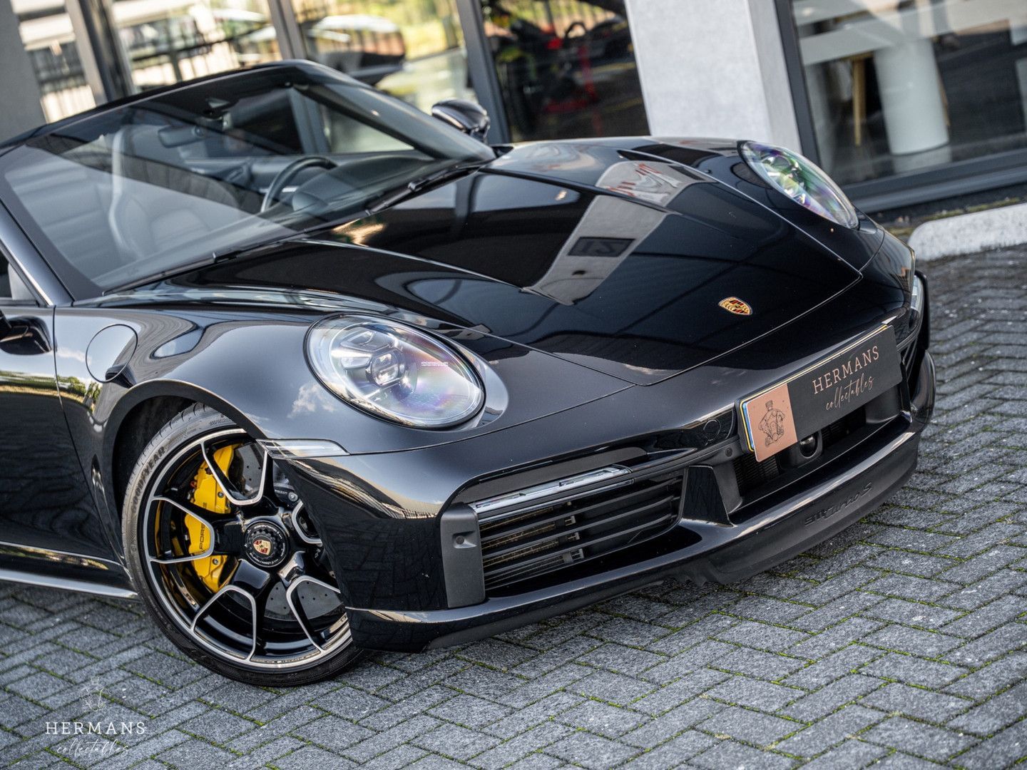 Porsche 992 992 Cabrio 3.8 Turbo S / Akrapovic / Carbon imagem 2
