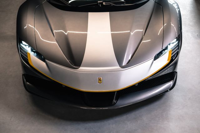 Fahrzeugabbildung Ferrari SF90 Fiorano, Karbon, 20´´Diamond, Kamera, Folie