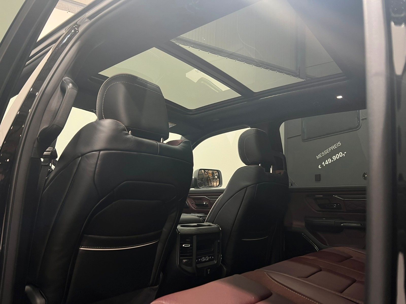 Fahrzeugabbildung Dodge RAM 1500 Limited Night MY25 *Ebony Red seats*