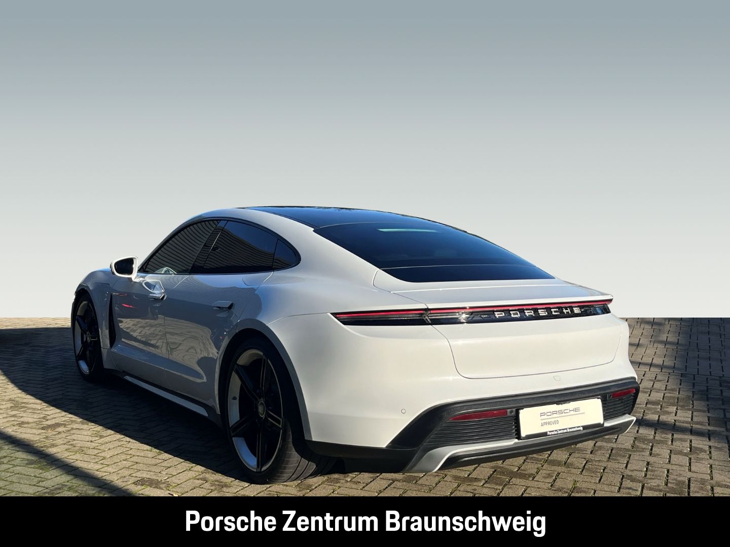 Porsche Taycan Turbo imagem 3