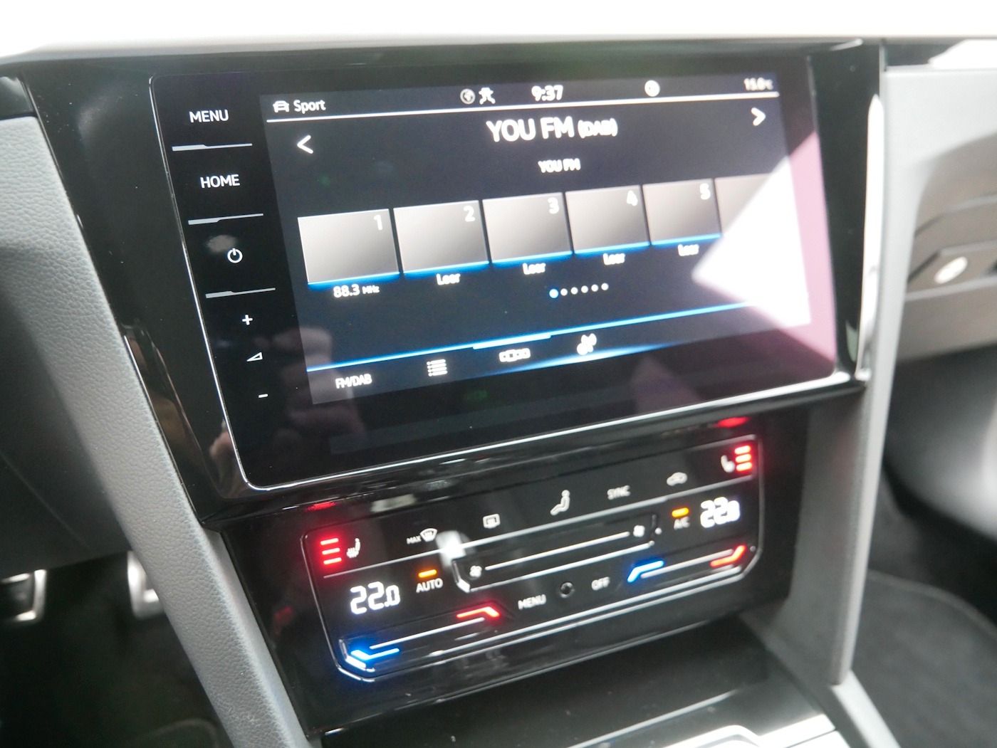 Fahrzeugabbildung Volkswagen Arteon SB 2.0 R-Line DSG AHK MATRIX NAVI SHZ ALU