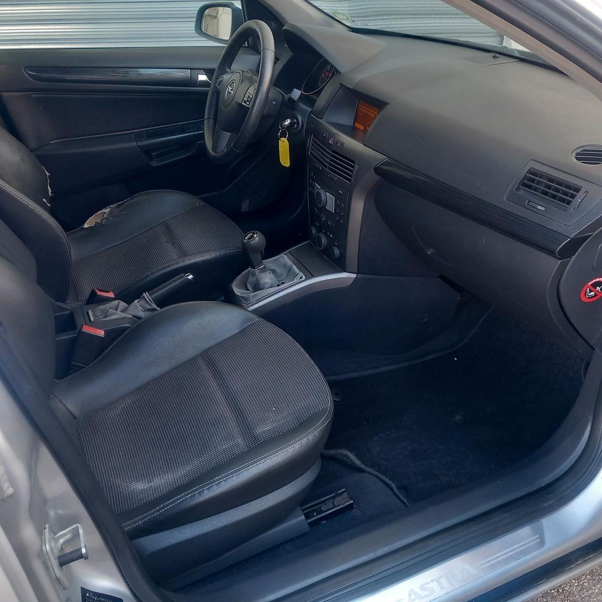 Opel Astra 2005 — photo 10