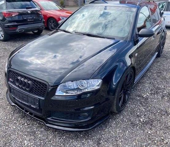 Audi RS4 4.2 FSI quattro